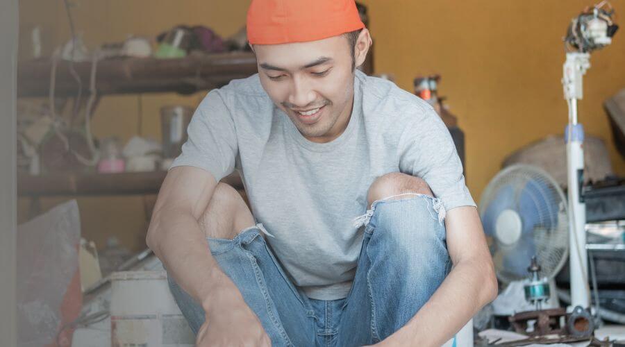 Why choose water damage restoration service for commercial flood cleanup in Seattle